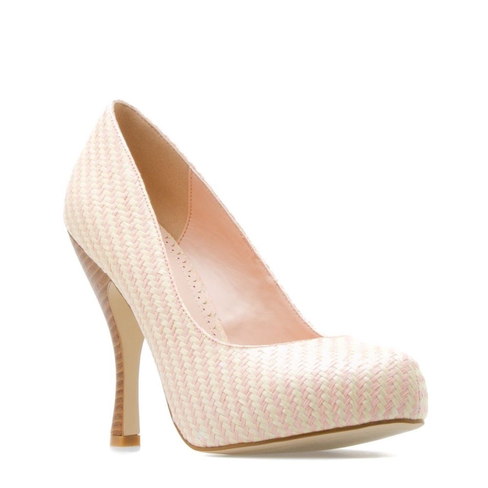 Cute pink and beige heels 👠